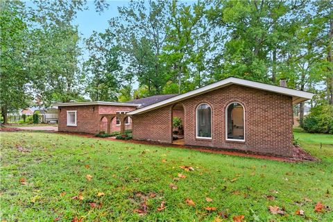 Photo of 74 Knollwood Drive, Newport News, VA 23608 (MLS # 10605905)