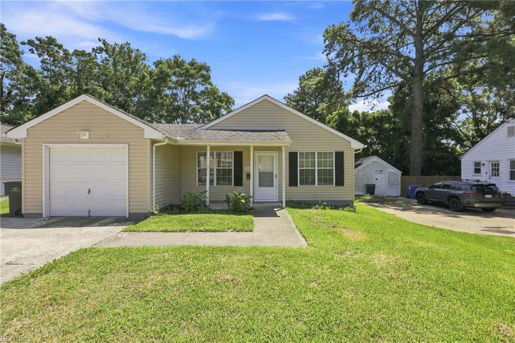 Photo of 2716 Lens Avenue, Norfolk, VA 23509 (MLS # 10647042)