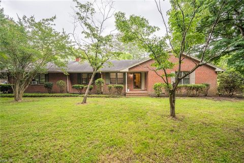 131 E Pinecrest RD Wakefield VA 23888