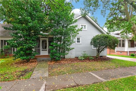 Photo of 1519 Longwood Drive, Norfolk, VA 23508 (MLS # 10645433)