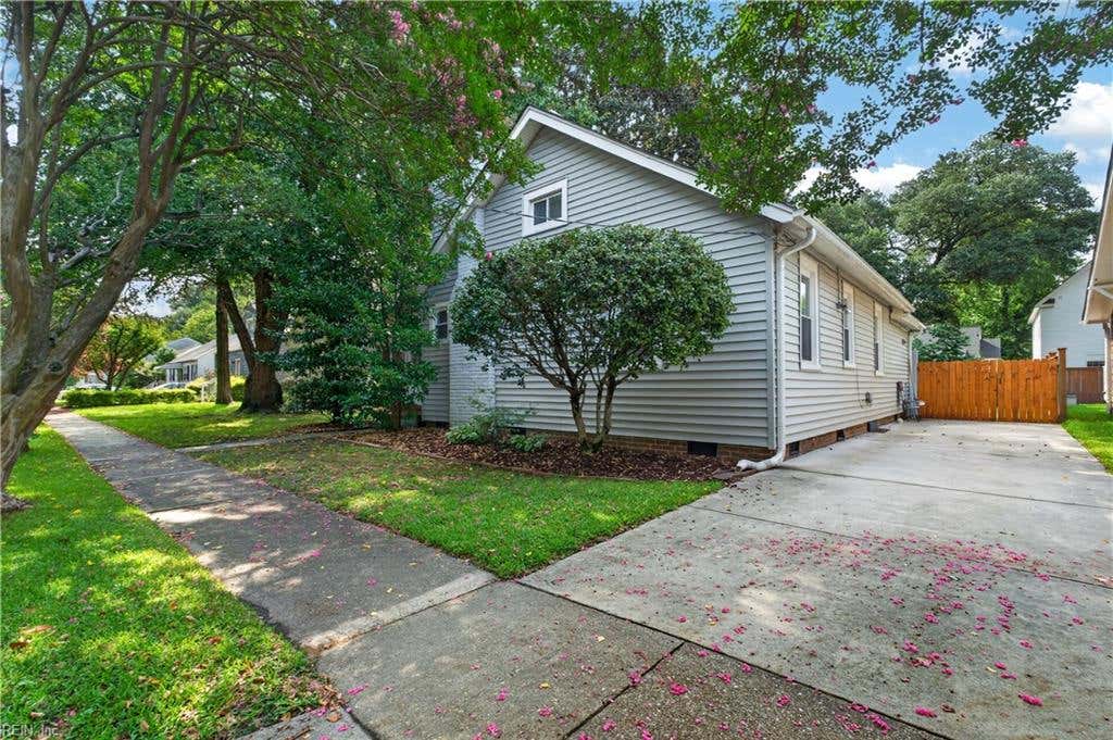 Photo of 1519 Longwood Drive, Norfolk, VA 23508 (MLS # 10645433)