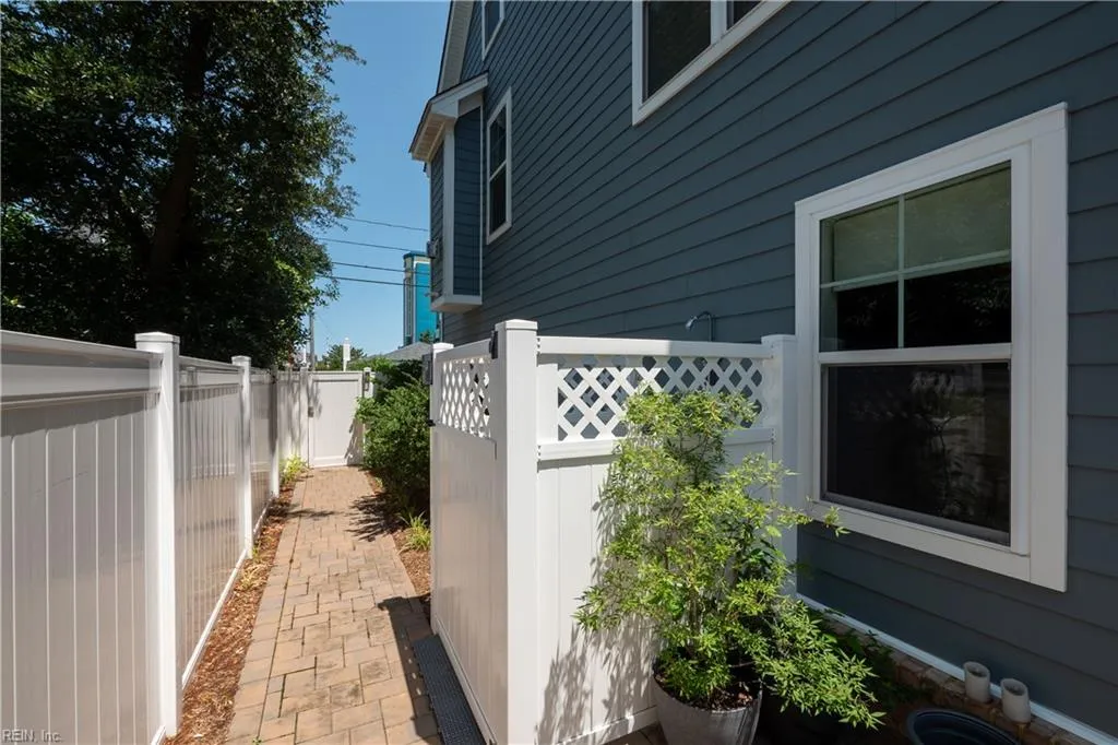 Virginia Beach, Virginia 23451, United States, 3 Bedrooms Bedrooms, ,3 BathroomsBathrooms,Residential,Active,145607