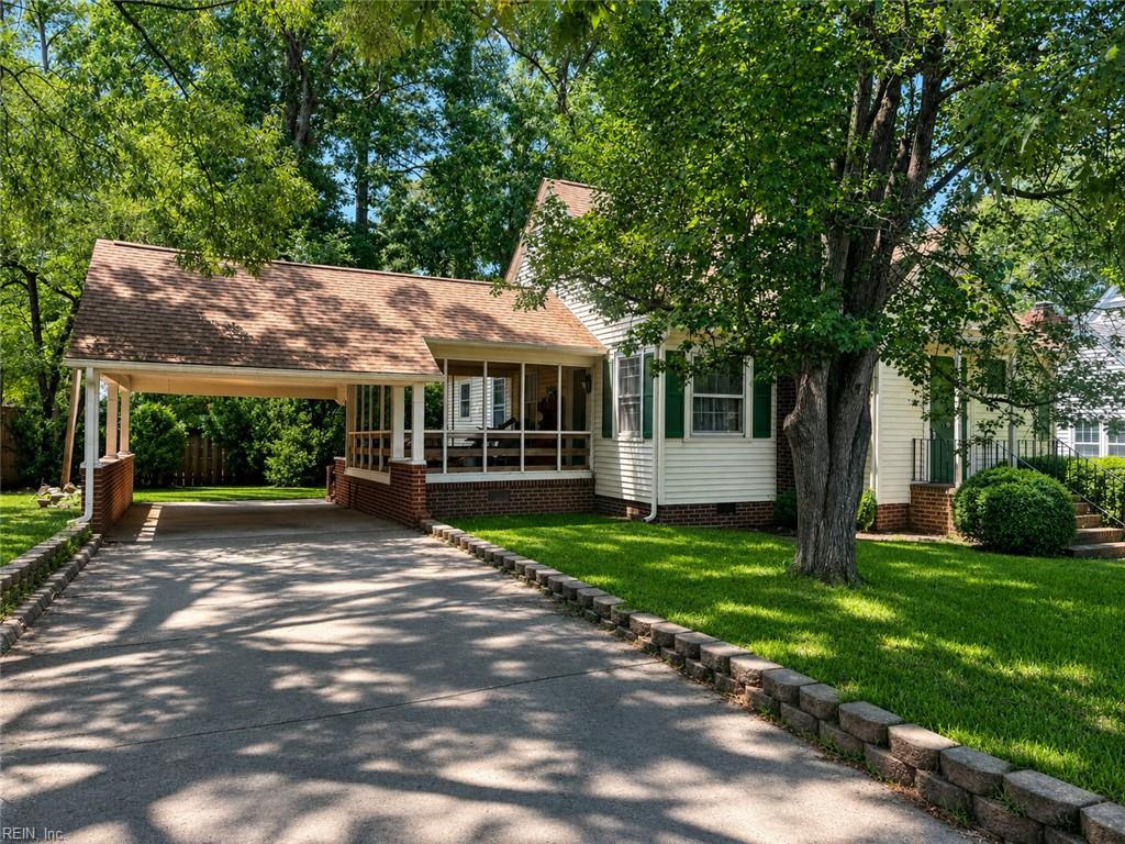 Photo of 1013 Pennsylvania Avenue, Suffolk, VA 23434 (MLS # 10637893)