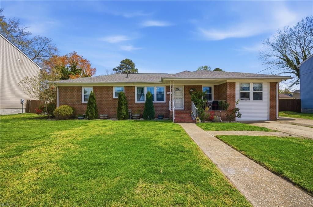 Photo of 209 Truxton Avenue, Portsmouth, VA 23701 (MLS # 10627494)