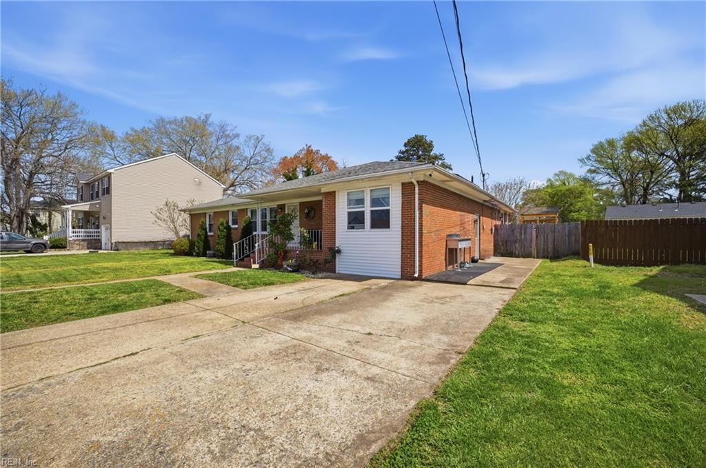 Photo of 209 Truxton Avenue, Portsmouth, VA 23701 (MLS # 10627494)