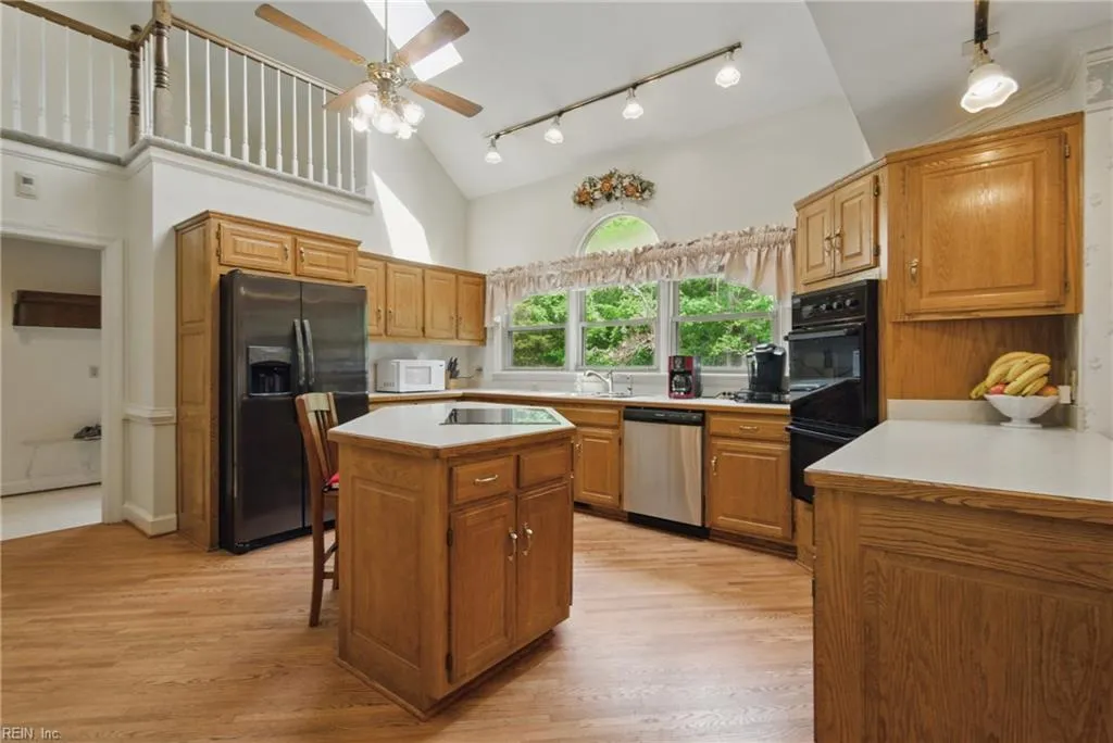 Chesapeake, Virginia 23321, United States, 4 Bedrooms Bedrooms, ,4 BathroomsBathrooms,Residential,Pending,118139