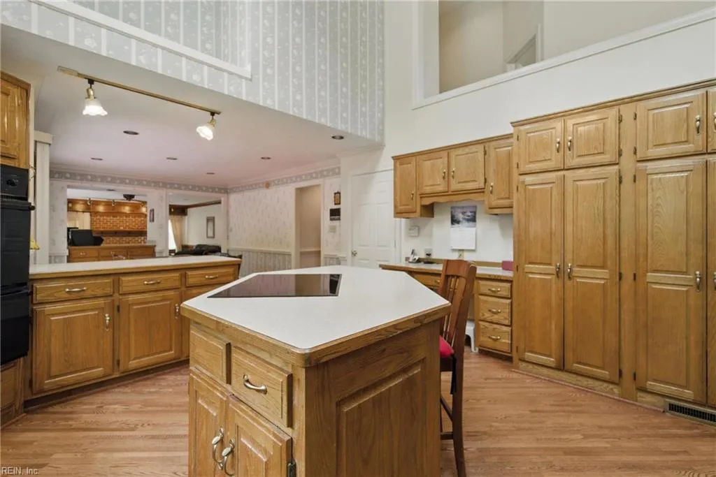 Chesapeake, Virginia 23321, United States, 4 Bedrooms Bedrooms, ,4 BathroomsBathrooms,Residential,Pending,118139