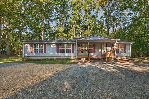 Photo of 8376 Daniels Lane, Gloucester, VA 23061 (MLS # 10606639)