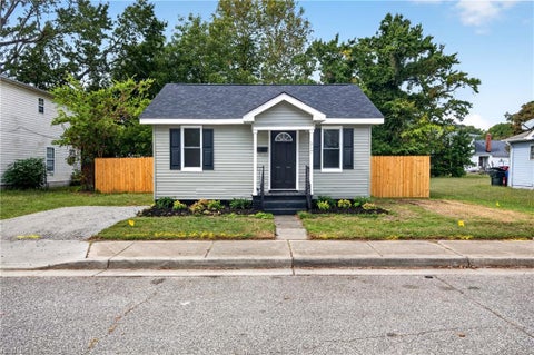 Photo of 517 South Avenue, Newport News, VA 23601 (MLS # 10657277)