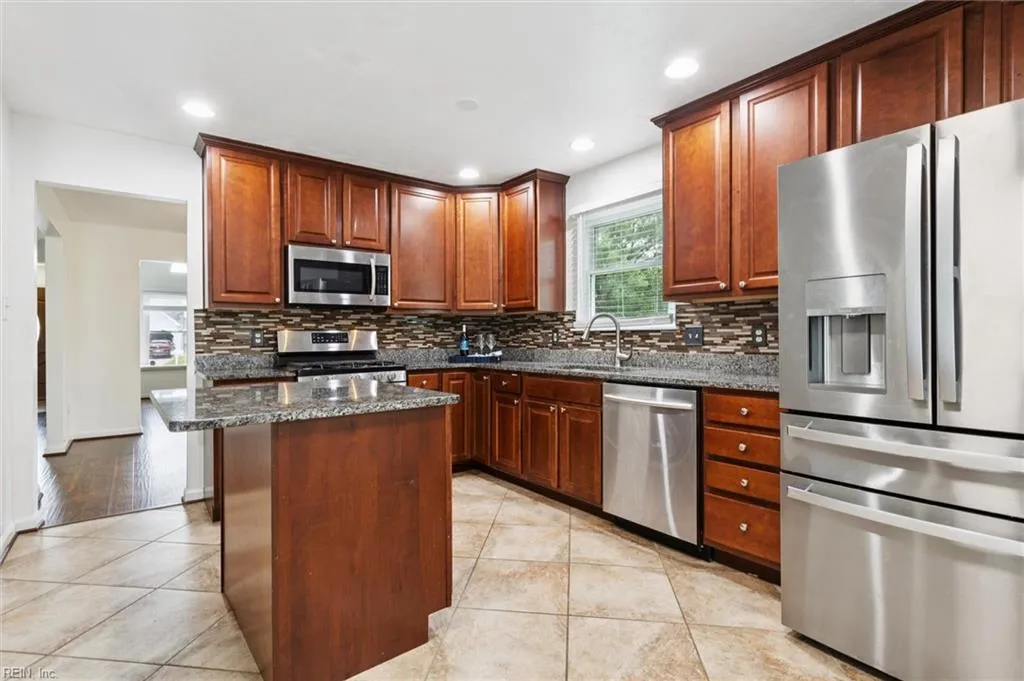 Virginia Beach, Virginia 23464, United States, 3 Bedrooms Bedrooms, ,3 BathroomsBathrooms,Residential,Pending,149797