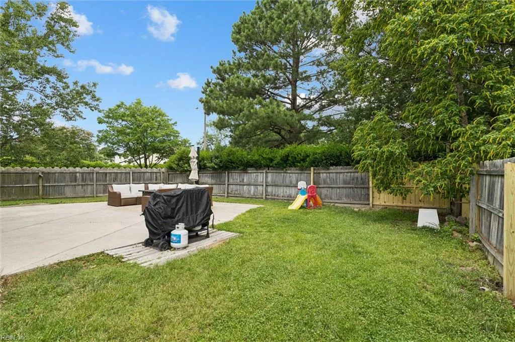 Virginia Beach, Virginia 23464, United States, 3 Bedrooms Bedrooms, ,3 BathroomsBathrooms,Residential,Pending,149797