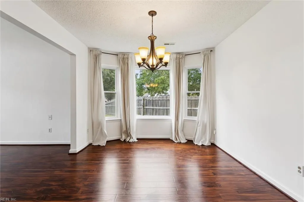 Virginia Beach, Virginia 23464, United States, 3 Bedrooms Bedrooms, ,3 BathroomsBathrooms,Residential,Pending,149797