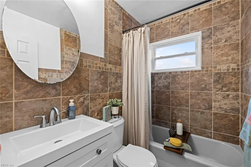 Norfolk, Virginia 23518, United States, 3 Bedrooms Bedrooms, ,1 BathroomBathrooms,Residential,Active,252796