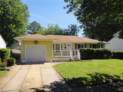 Photo of 1312 Oak Park Avenue, Norfolk, VA 23503 (MLS # 10657367)