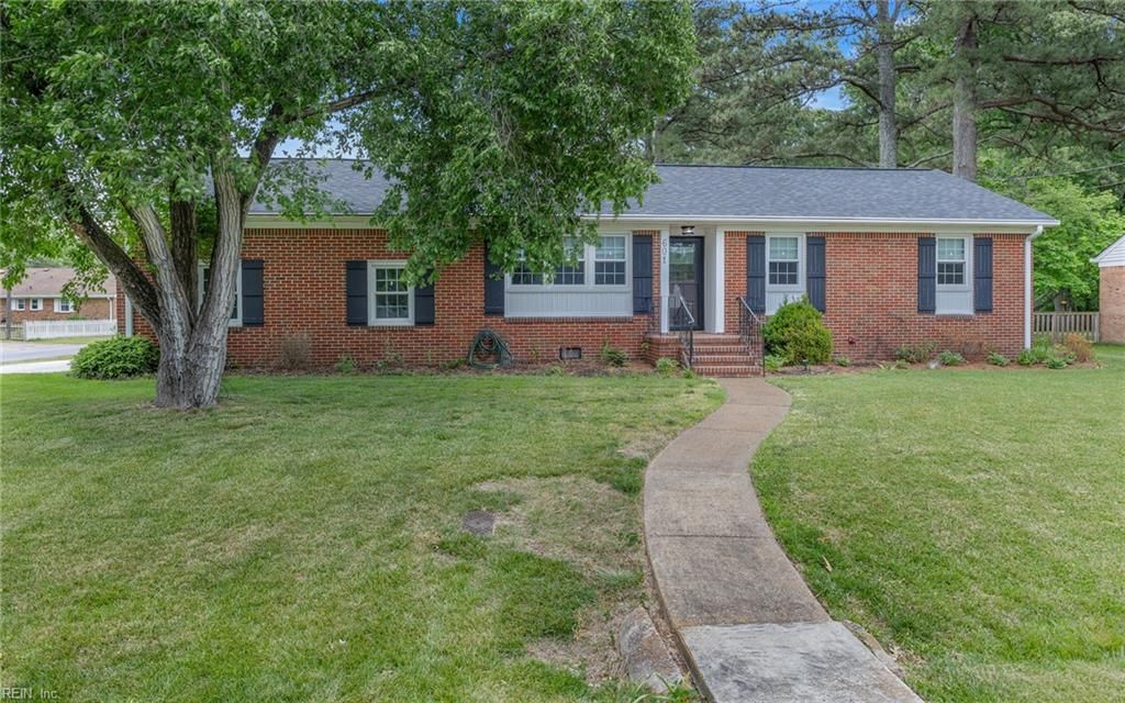 Photo of 601 Warren Avenue, Chesapeake, VA 23320 (MLS # 10633185)