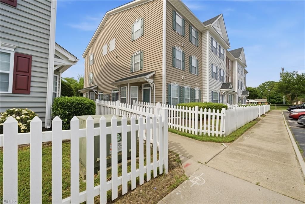 Photo of 218 Teton Circle, Suffolk, VA 23435 (MLS # 10643863)