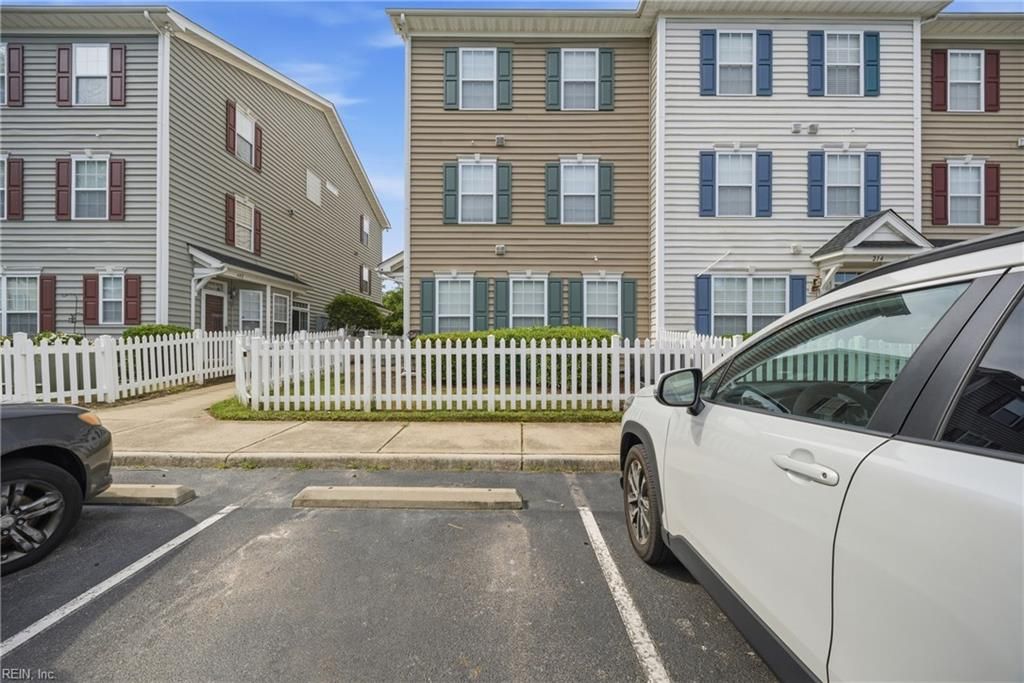 Photo of 218 Teton Circle, Suffolk, VA 23435 (MLS # 10643863)