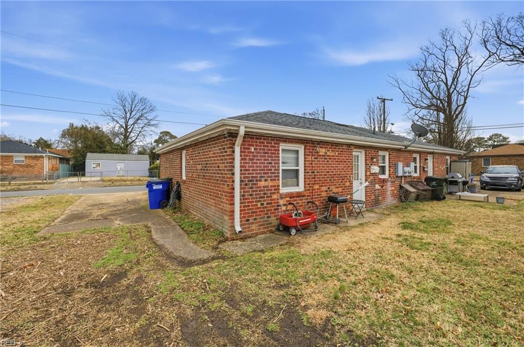 Photo of 1050 E Chester Street, Norfolk, VA 23503 (MLS # 10620565)