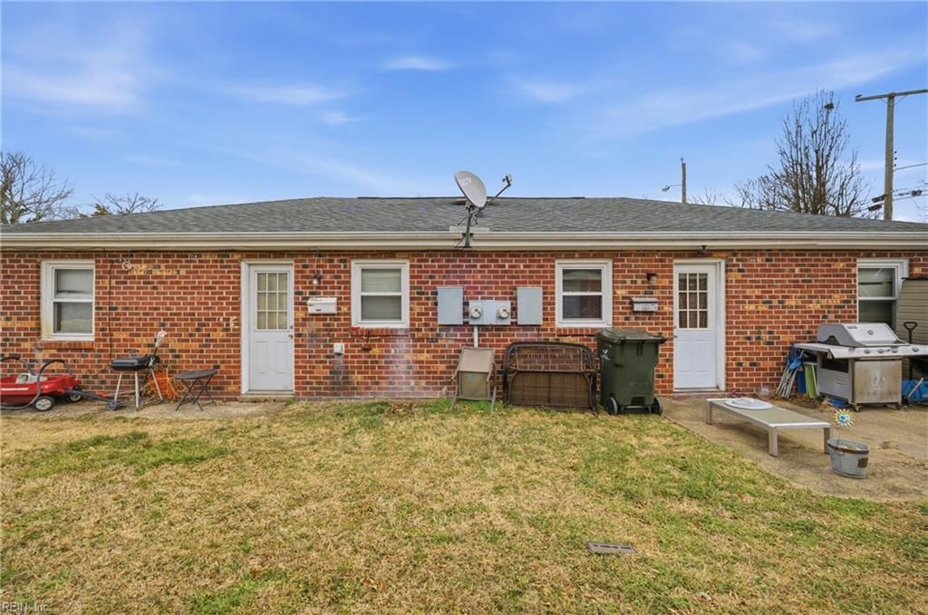 Photo of 1050 E Chester Street, Norfolk, VA 23503 (MLS # 10620565)