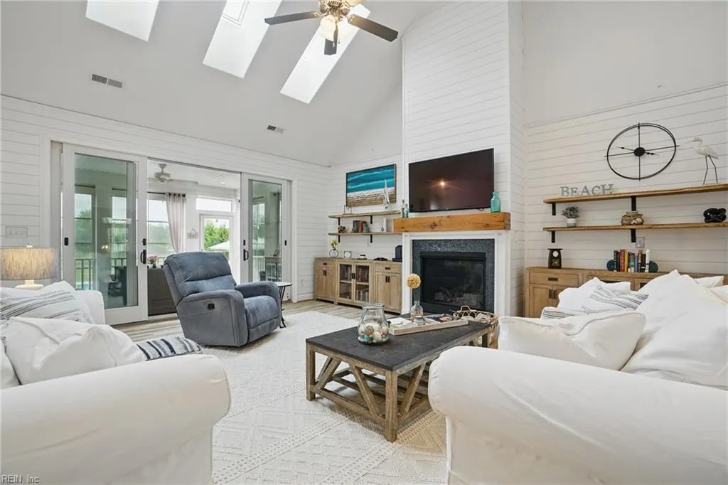 Chesapeake, Virginia 23323, United States, 4 Bedrooms Bedrooms, ,4 BathroomsBathrooms,Residential,Active,130164