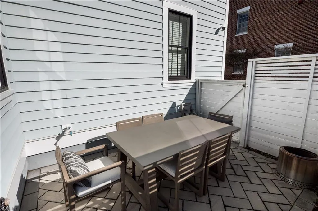 Virginia Beach, Virginia 23451, United States, 4 Bedrooms Bedrooms, ,4 BathroomsBathrooms,Residential,Active,228565