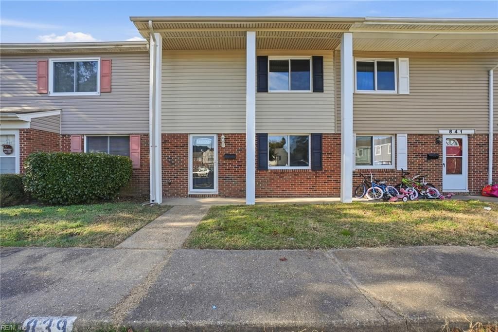 Photo of 839 Devonshire Court, Virginia Beach, VA 23462 (MLS # 10617309)