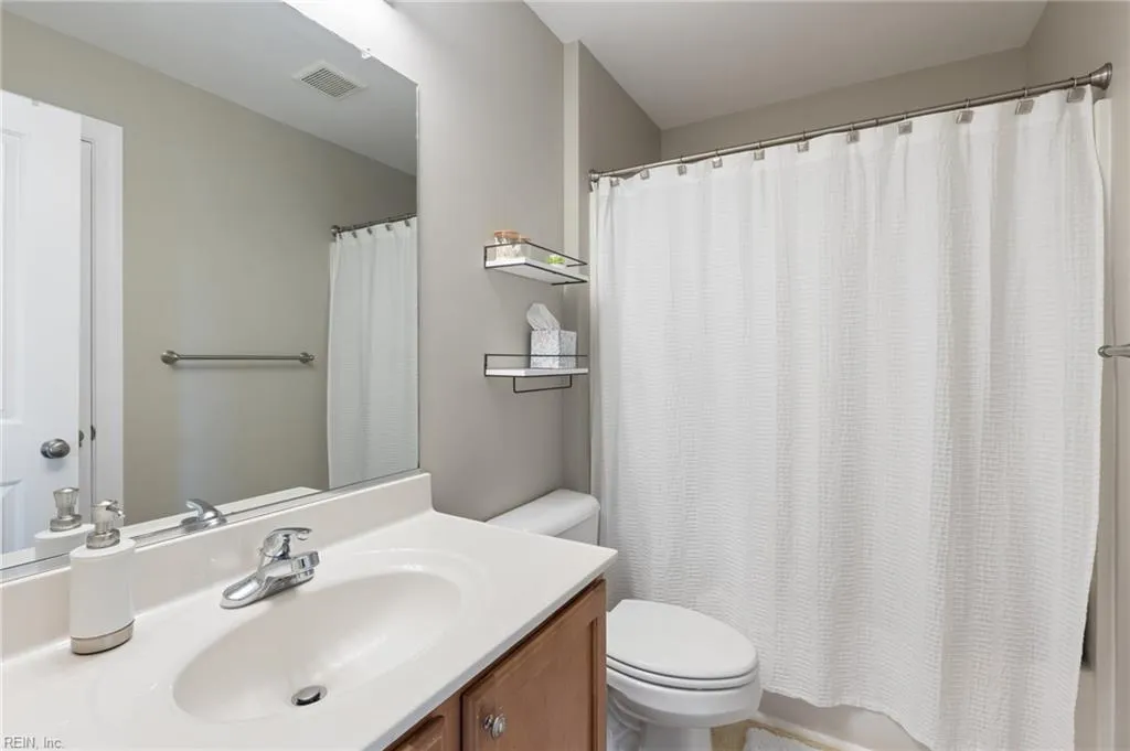 Chesapeake, Virginia 23322, United States, 5 Bedrooms Bedrooms, ,3 BathroomsBathrooms,Residential,Active,139770