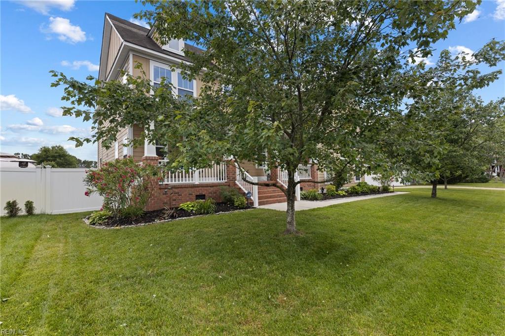 1025 Sullivan LN