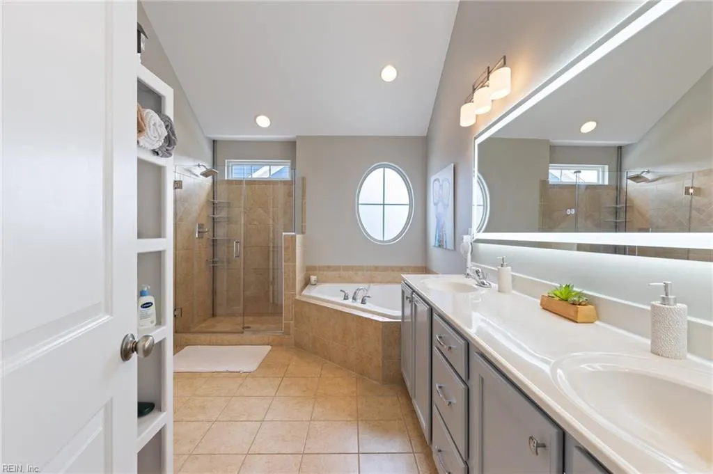 Chesapeake, Virginia 23322, United States, 5 Bedrooms Bedrooms, ,3 BathroomsBathrooms,Residential,Active,139770