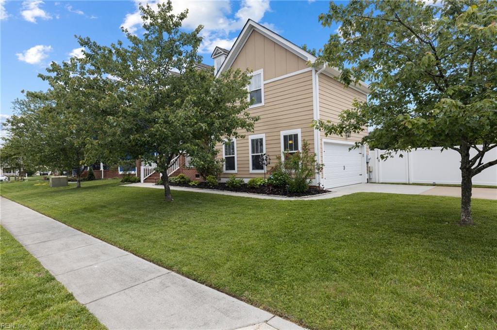 1025 Sullivan LN