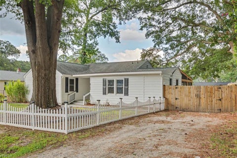 Photo of 712 Paul Street, Newport News, VA 23605 (MLS # 10651737)