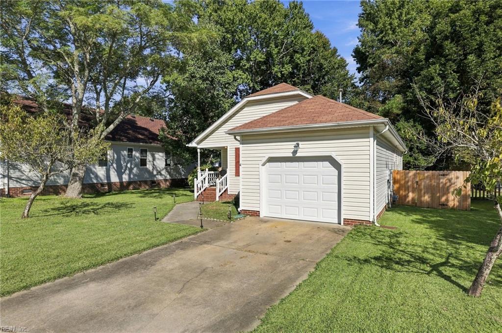 Photo of 227 Abingdon Circle, Suffolk, VA 23434 (MLS # 10657868)