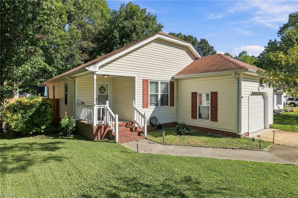 Photo of 227 Abingdon Circle, Suffolk, VA 23434 (MLS # 10657868)
