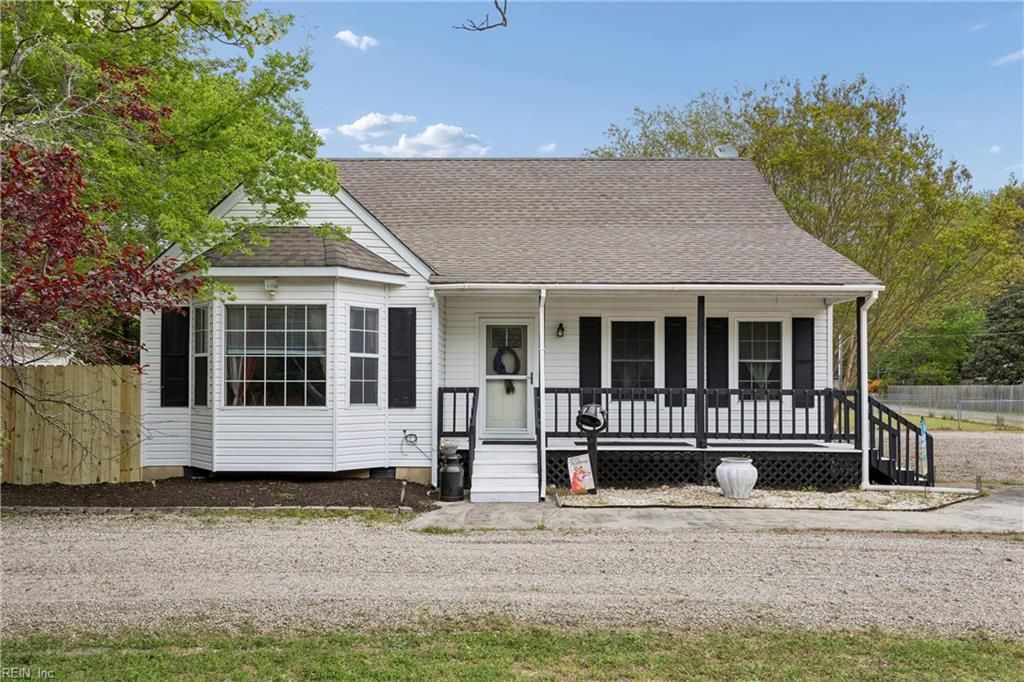 Photo of 3677 Buckeye Lane, Hayes, VA 23072 (MLS # 10630149)