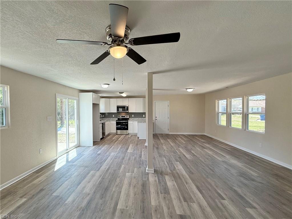 420 Kings Point CT