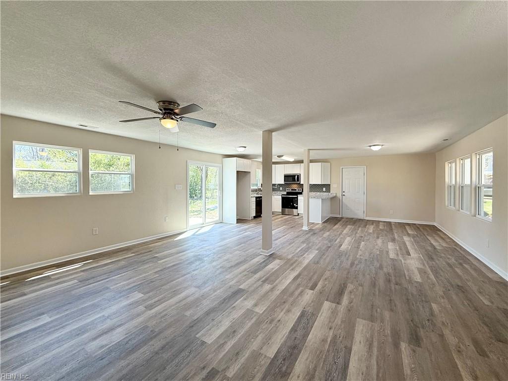420 Kings Point CT