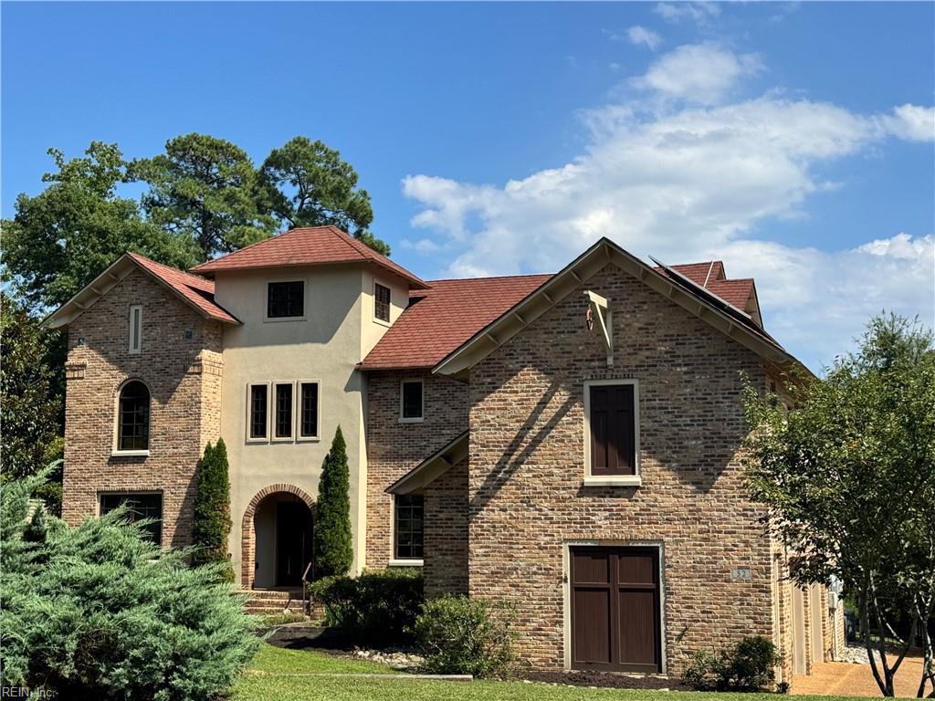 Photo of 52 Queens Court, Newport News, VA 23606 (MLS # 10650749)