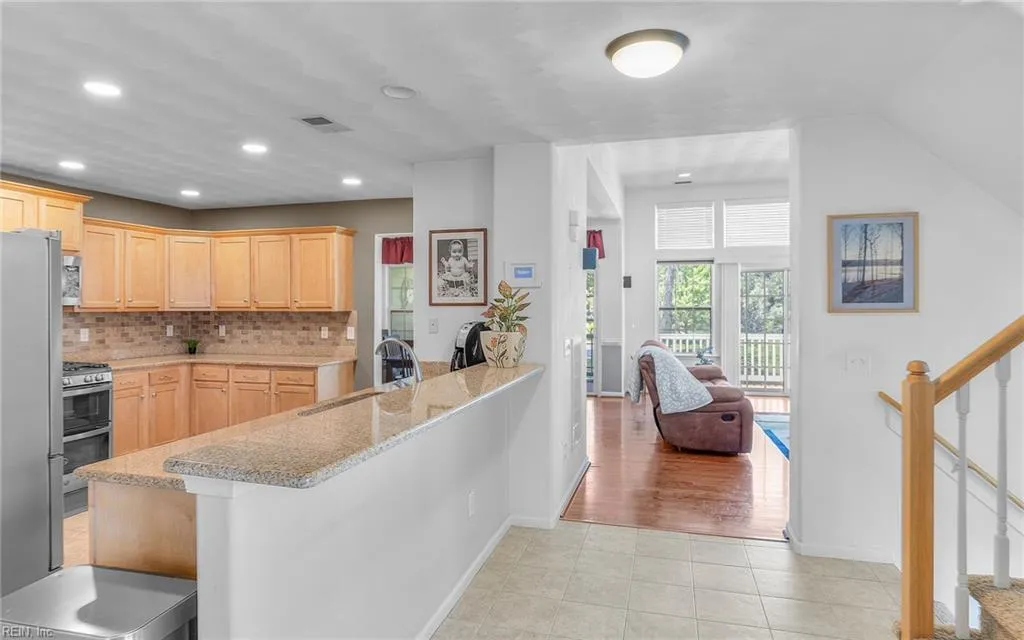 Virginia Beach, Virginia 23455, United States, 3 Bedrooms Bedrooms, ,3 BathroomsBathrooms,Residential,Pending,187542