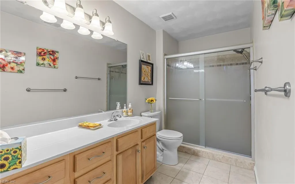 Virginia Beach, Virginia 23455, United States, 3 Bedrooms Bedrooms, ,3 BathroomsBathrooms,Residential,Pending,187542