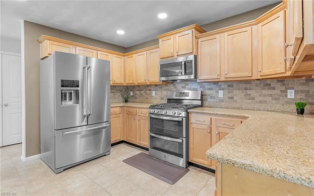 Virginia Beach, Virginia 23455, United States, 3 Bedrooms Bedrooms, ,3 BathroomsBathrooms,Residential,Pending,187542