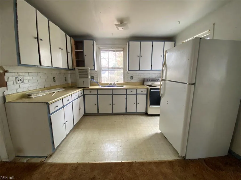 Hampton, Virginia 23669, United States, 2 Bedrooms Bedrooms, ,1 BathroomBathrooms,Residential,Active,28933