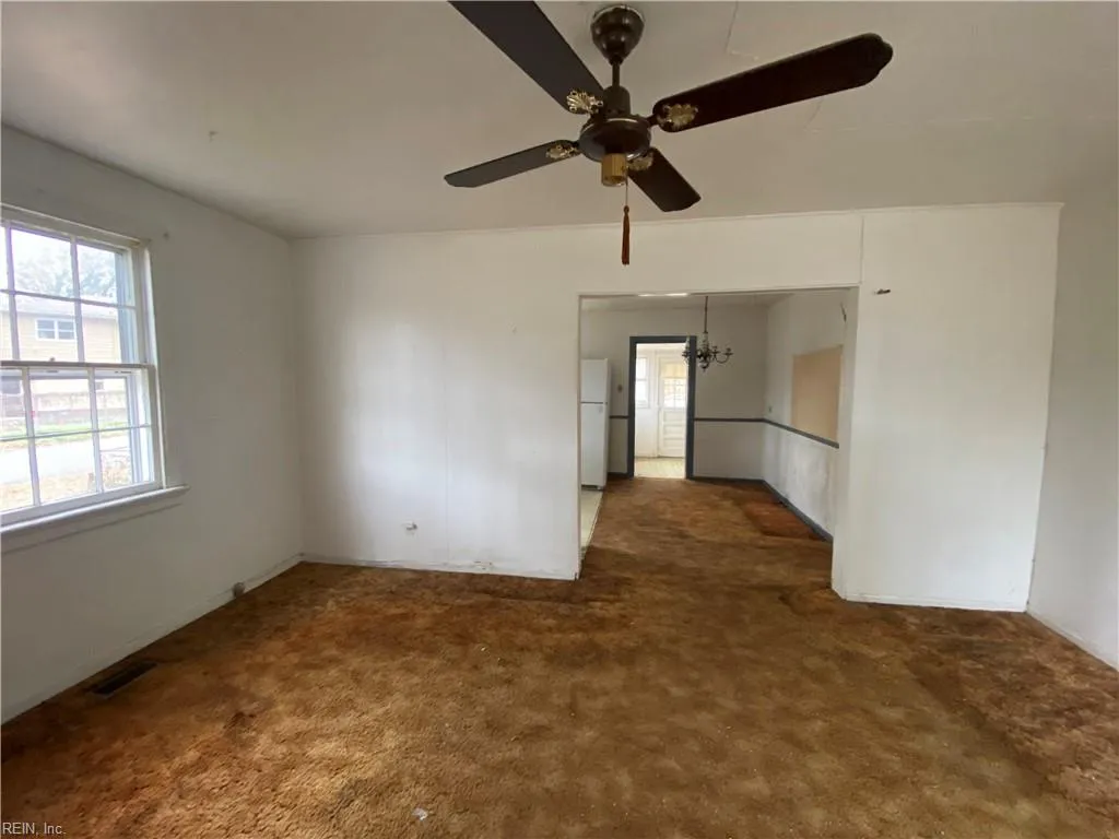 Hampton, Virginia 23669, United States, 2 Bedrooms Bedrooms, ,1 BathroomBathrooms,Residential,Active,28933