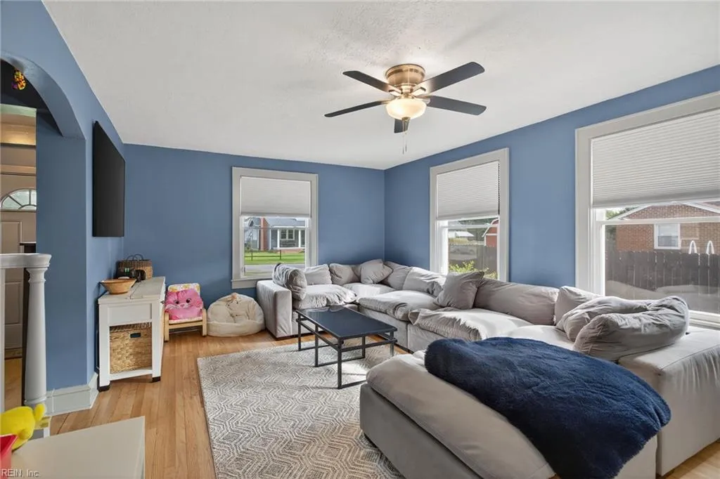 Newport News, Virginia 23601, United States, 3 Bedrooms Bedrooms, ,2 BathroomsBathrooms,Residential,Active,247114