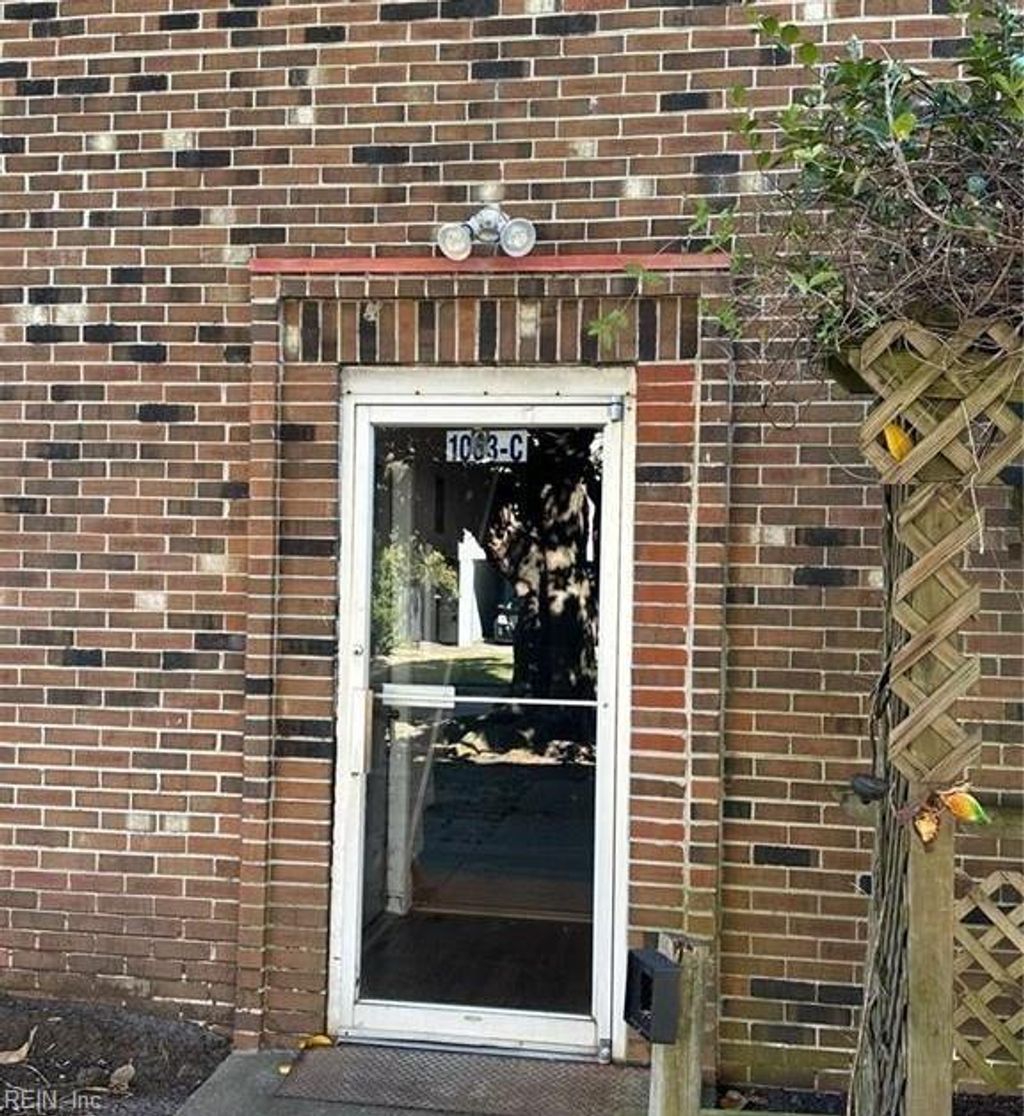 Photo of 1063 W 48th Street #C4, Norfolk, VA 23508 (MLS # 10614497)