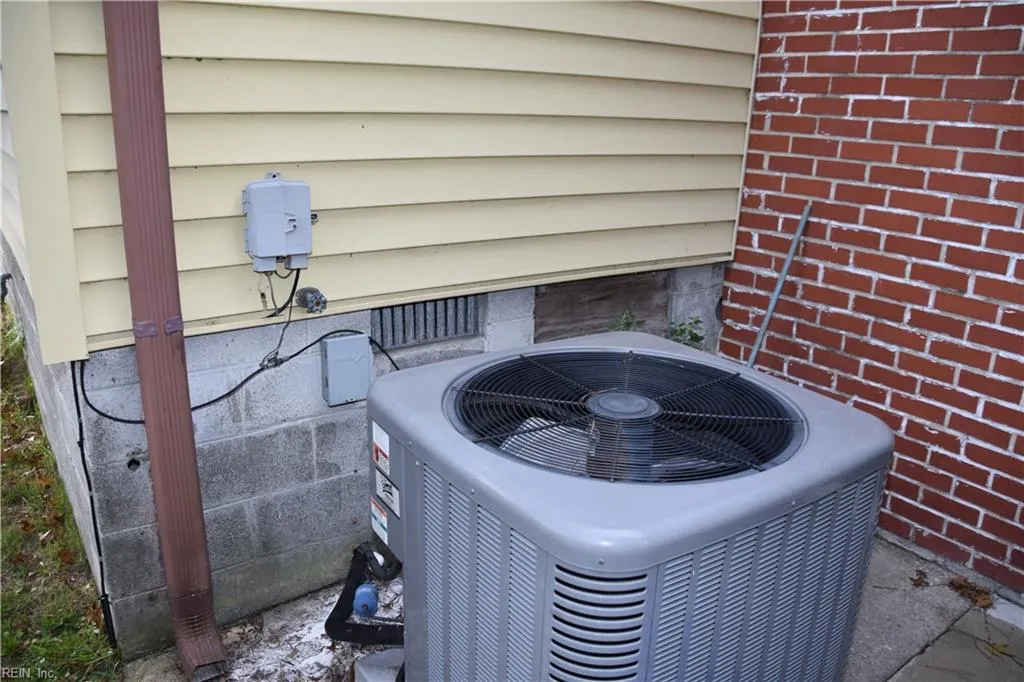 Hampton, Virginia 23661, United States, 3 Bedrooms Bedrooms, ,3 BathroomsBathrooms,Residential,Active,232099