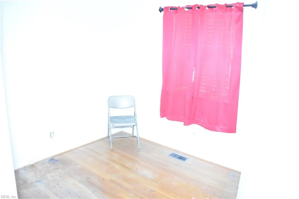 Hampton, Virginia 23661, United States, 3 Bedrooms Bedrooms, ,3 BathroomsBathrooms,Residential,Active,232099