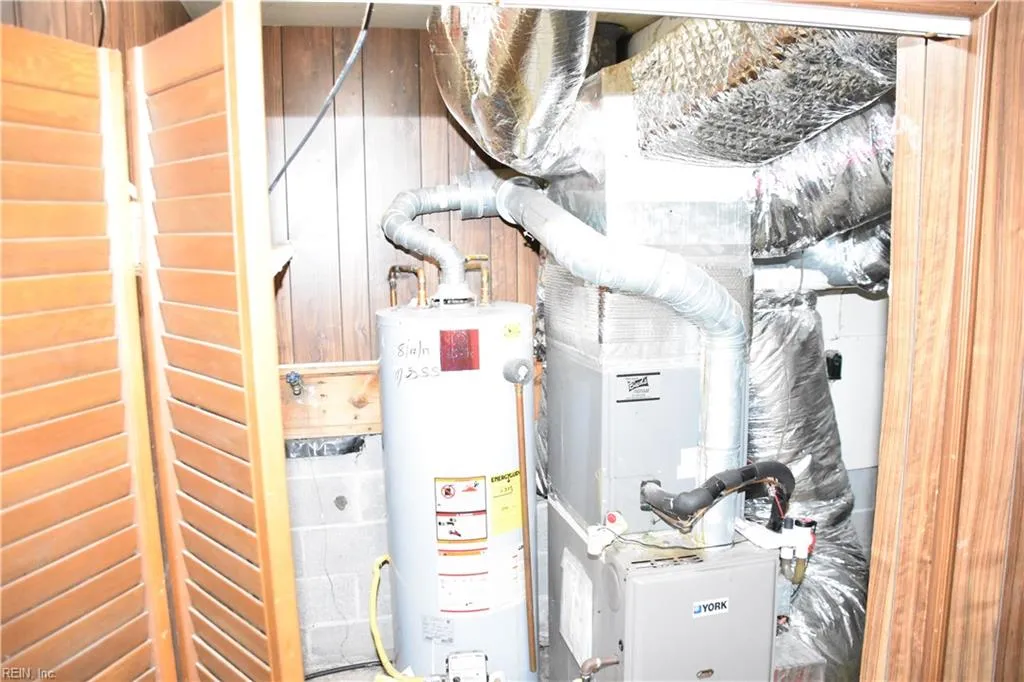 Hampton, Virginia 23661, United States, 3 Bedrooms Bedrooms, ,3 BathroomsBathrooms,Residential,Active,232099