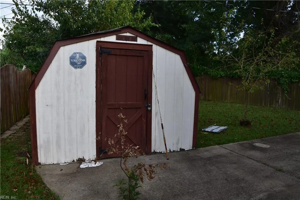 Hampton, Virginia 23661, United States, 3 Bedrooms Bedrooms, ,3 BathroomsBathrooms,Residential,Active,232099