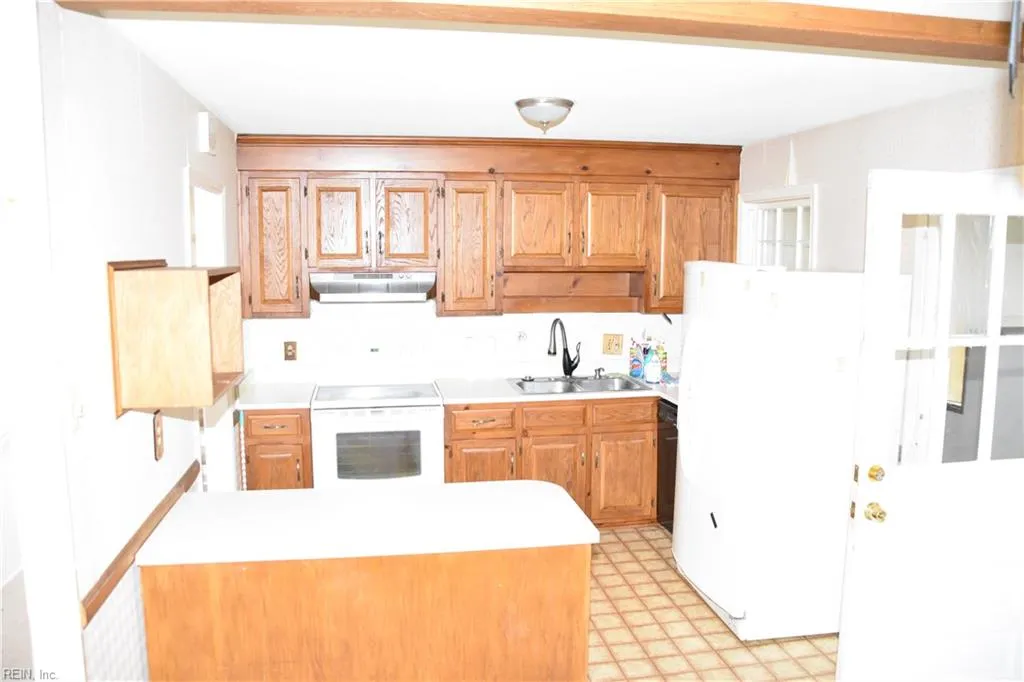 Hampton, Virginia 23661, United States, 3 Bedrooms Bedrooms, ,3 BathroomsBathrooms,Residential,Active,232099