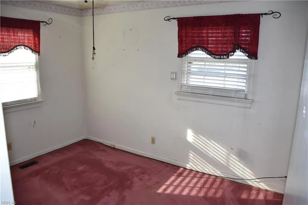 Hampton, Virginia 23661, United States, 3 Bedrooms Bedrooms, ,3 BathroomsBathrooms,Residential,Active,232099